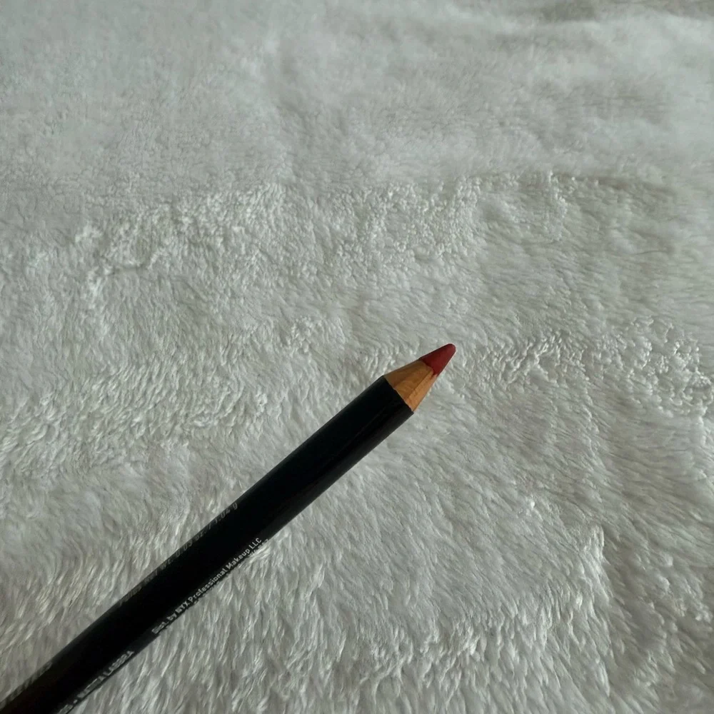 Maybeline and NYX Lipstick and Liner Bundle